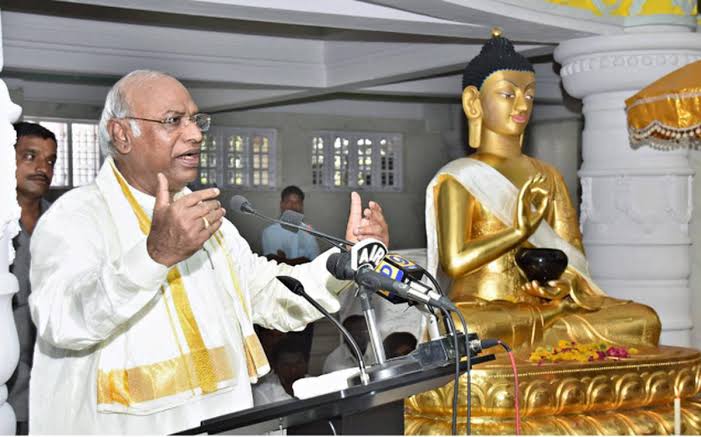Mallikarjun Kharge biography in Hindi